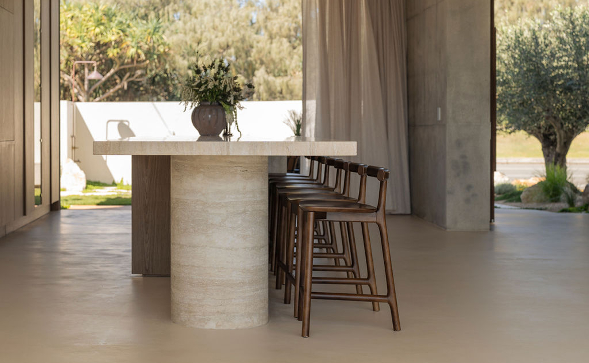 49 Pacific Blvd, Buddina – Vein Cut Travertine and Rosso Travertine interior, image 6 of 24