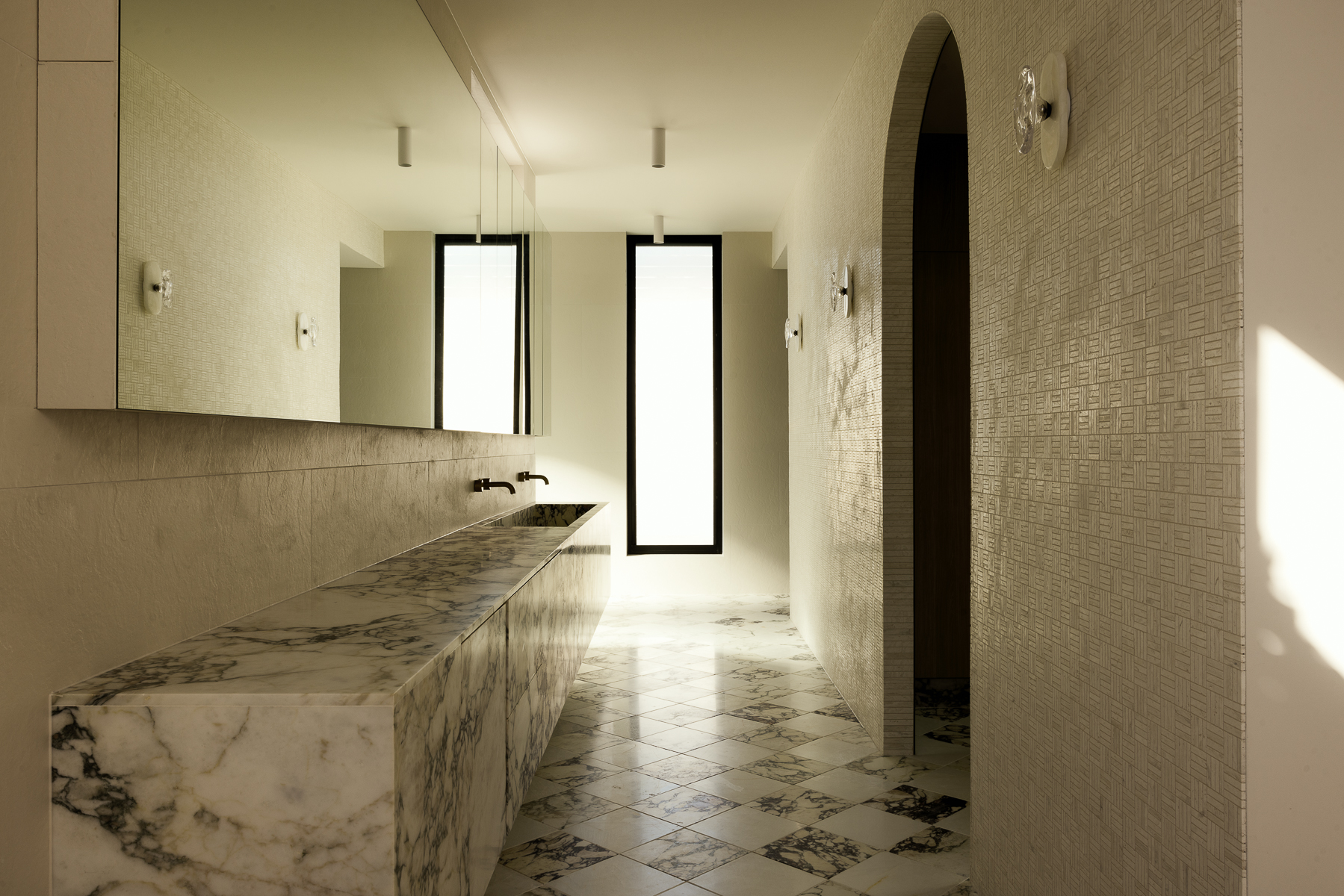 35 Yaringa Ave, Buddina – Calacatta Viola Marble, Elefanté Marble and Vein Cut Travertine interior, image 16 of 28