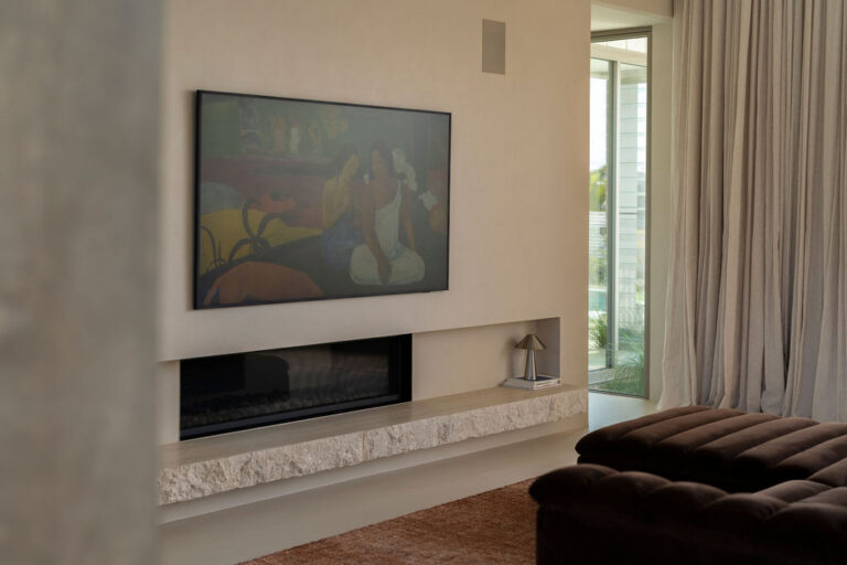 49 Pacific Blvd, Buddina – Vein Cut Travertine and Rosso Travertine interior, image 3 of 24