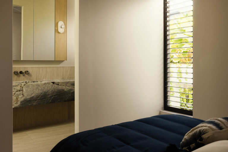 35 Yaringa Ave, Buddina – Calacatta Viola Marble, Elefanté Marble and Vein Cut Travertine interior, image 20 of 28