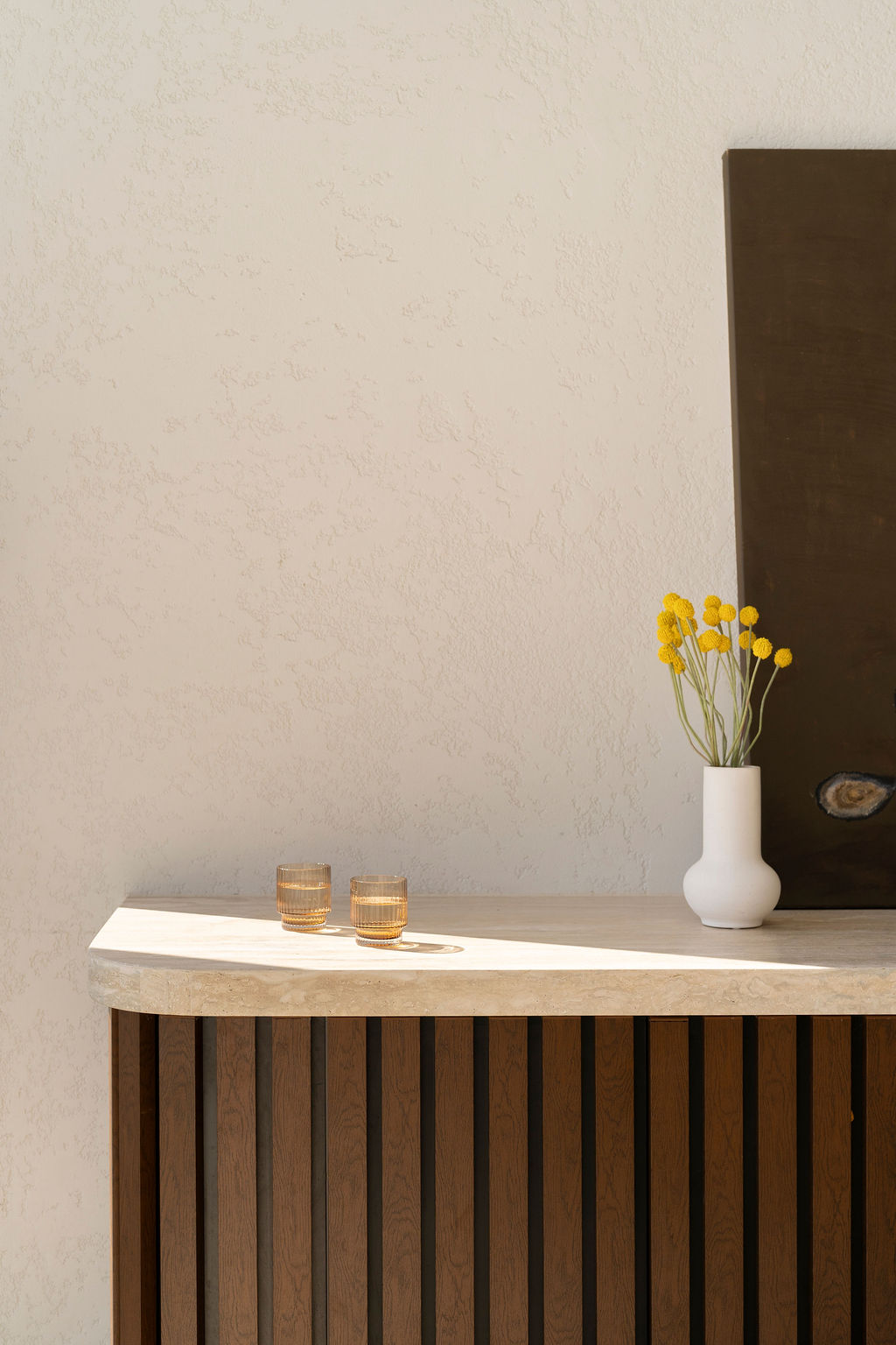 49 Pacific Blvd, Buddina – Vein Cut Travertine and Rosso Travertine interior, image 14 of 24