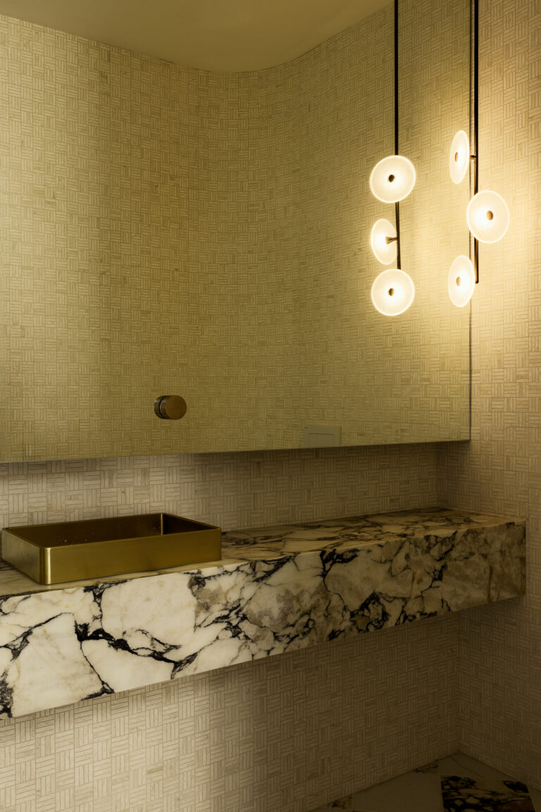 35 Yaringa Ave, Buddina – Calacatta Viola Marble, Elefanté Marble and Vein Cut Travertine interior, image 4 of 28