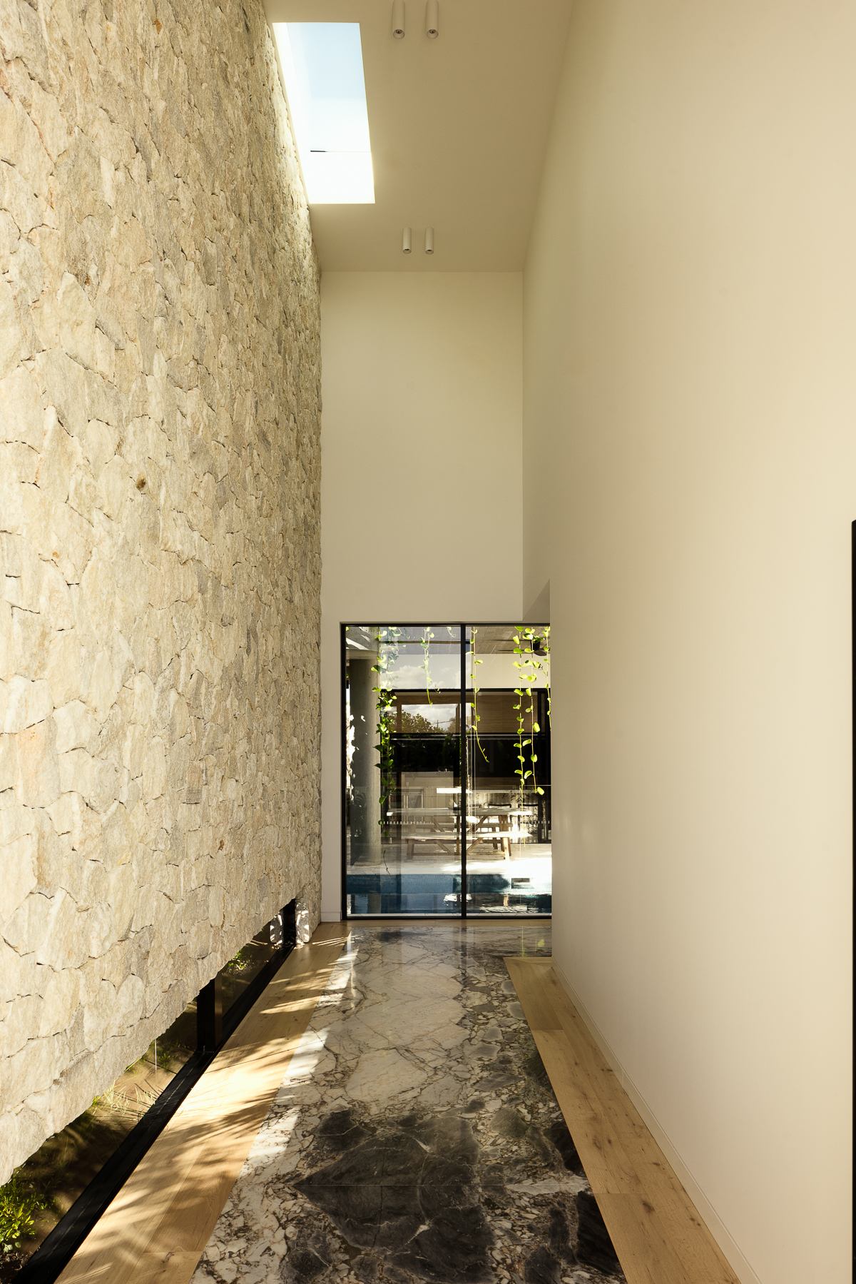 35 Yaringa Ave, Buddina – Calacatta Viola Marble, Elefanté Marble and Vein Cut Travertine interior, image 7 of 28