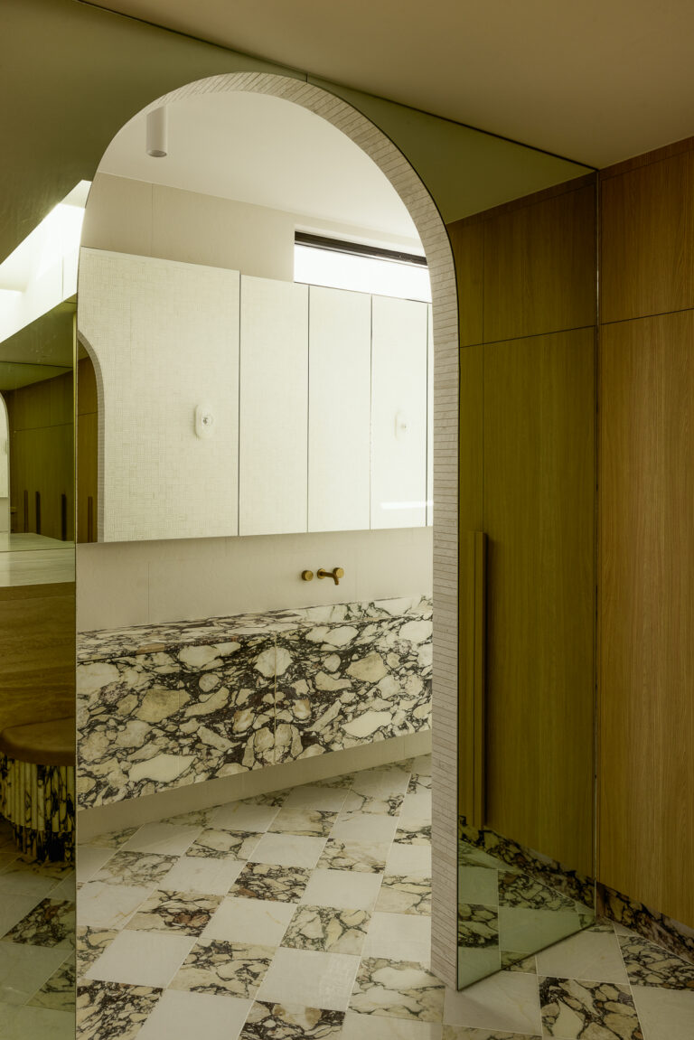 35 Yaringa Ave, Buddina – Calacatta Viola Marble, Elefanté Marble and Vein Cut Travertine interior, image 18 of 28