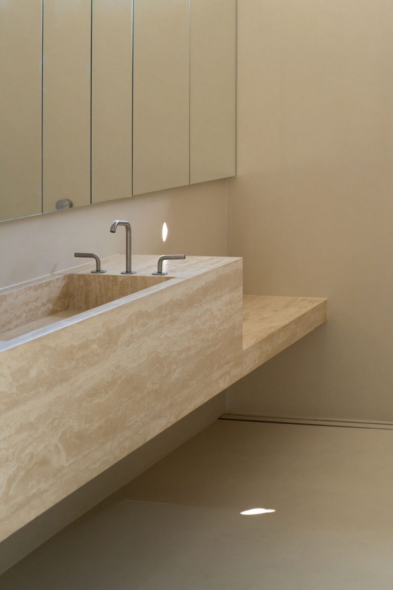 49 Pacific Blvd, Buddina – Vein Cut Travertine and Rosso Travertine interior, image 18 of 24