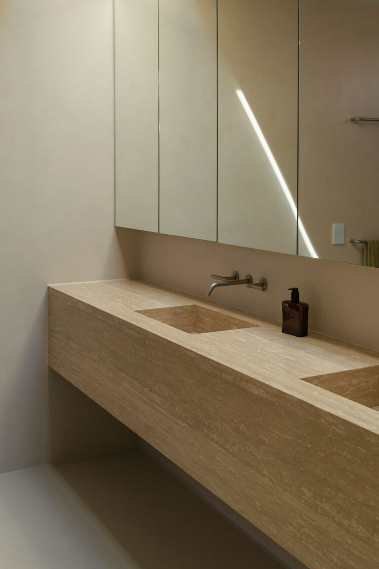 49 Pacific Blvd, Buddina – Vein Cut Travertine and Rosso Travertine interior, image 21 of 24
