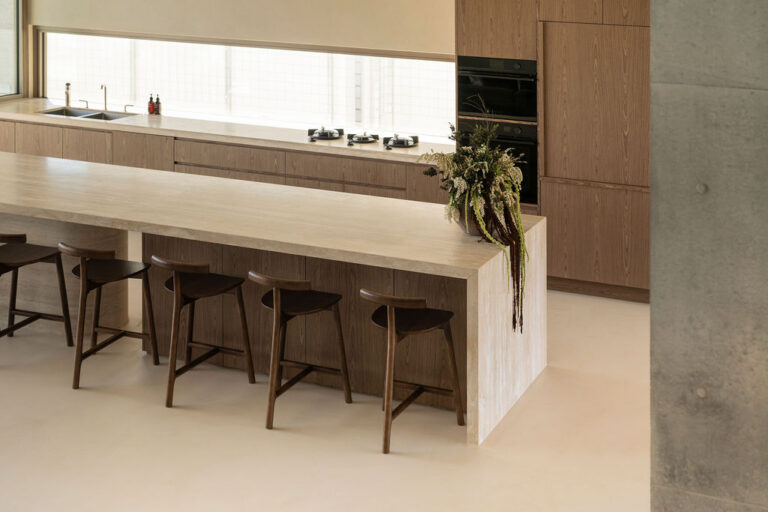 49 Pacific Blvd, Buddina – Vein Cut Travertine and Rosso Travertine interior, image 22 of 24
