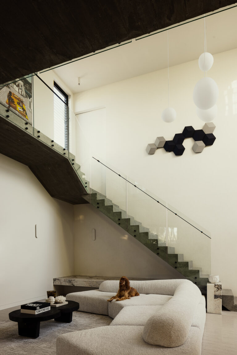 35 Yaringa Ave, Buddina – Calacatta Viola Marble, Elefanté Marble and Vein Cut Travertine interior, image 27 of 28